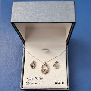 1/6 Carat TTW Diamond Gold Over Sterling Silver Teardrop Jewelry Set